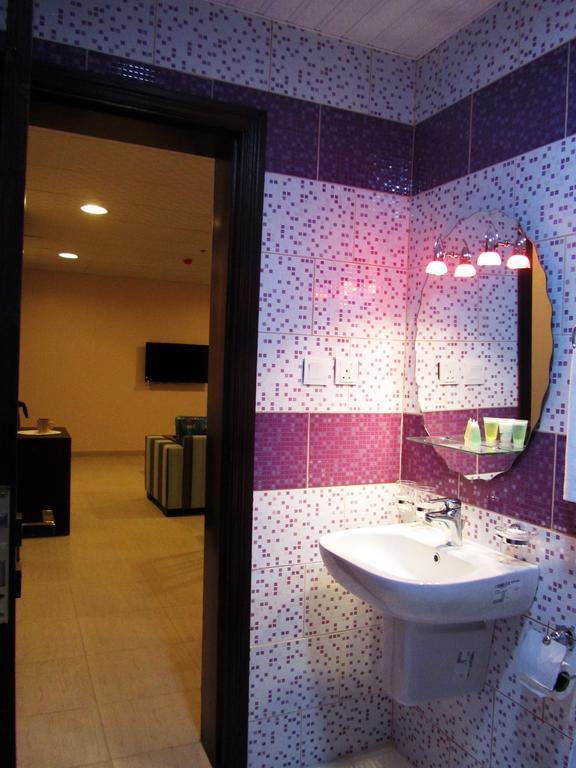 JW Inn Hotel Nadinah Zimmer foto